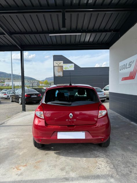 Renault Clio 3 Expression 1.5 dCi 85ch phase 2 TomTom