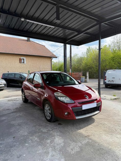 Renault Clio 3 Expression 1.5 dCi 85ch phase 2 TomTom
