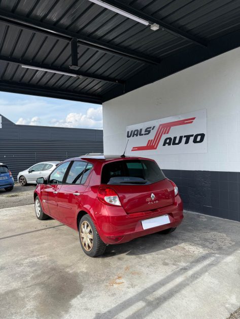 Renault Clio 3 Expression 1.5 dCi 85ch phase 2 TomTom