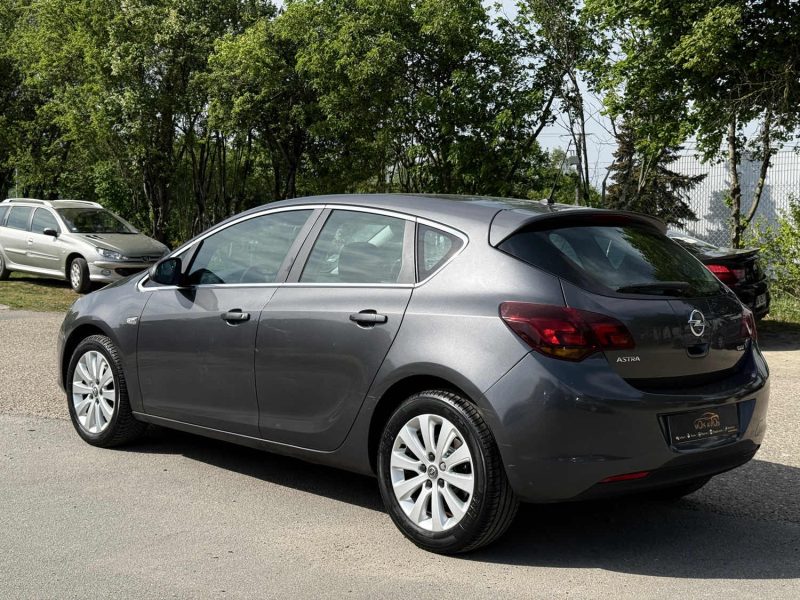 Opel Astra 1.7 CDTI 110CH Cosmo Pack - Clim - Révisée & Garantie 6 mois