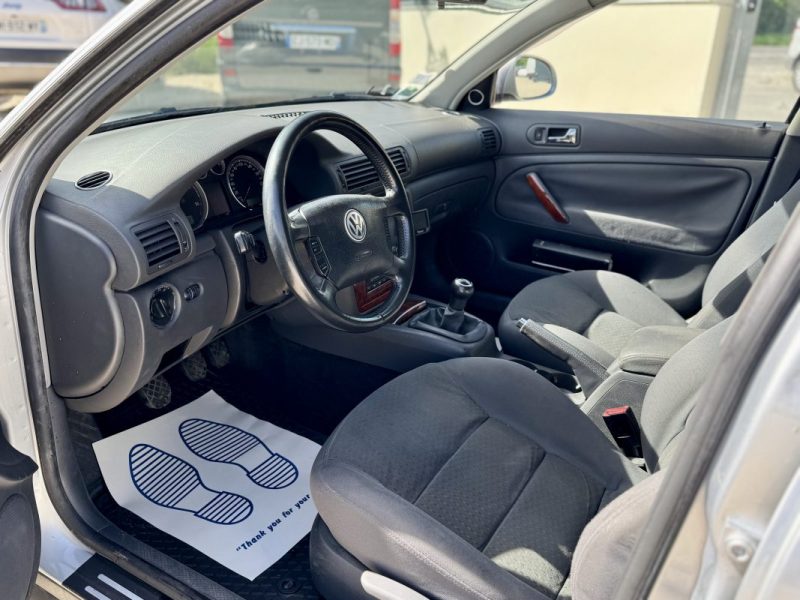 VOLKSWAGEN PASSAT TDI 130 CH CONFORT BERLINE PHASE 2 2004