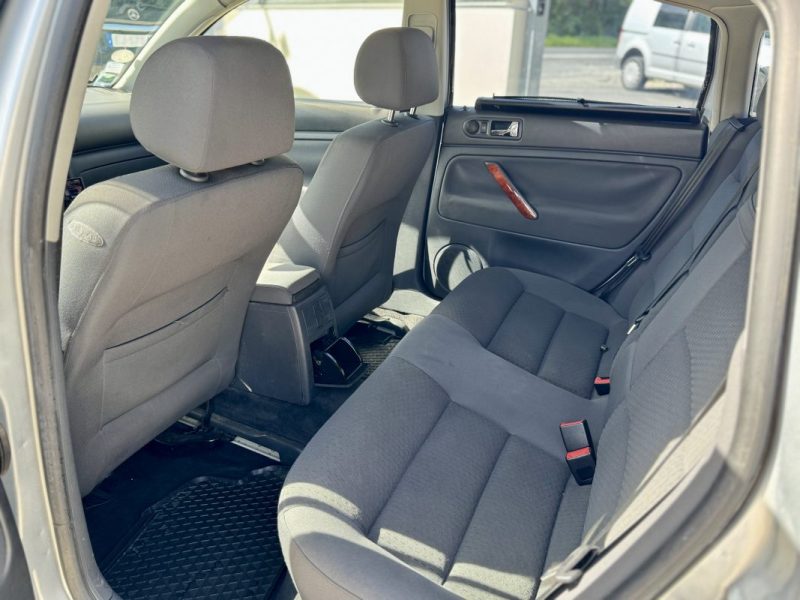 VOLKSWAGEN PASSAT TDI 130 CH CONFORT BERLINE PHASE 2 2004