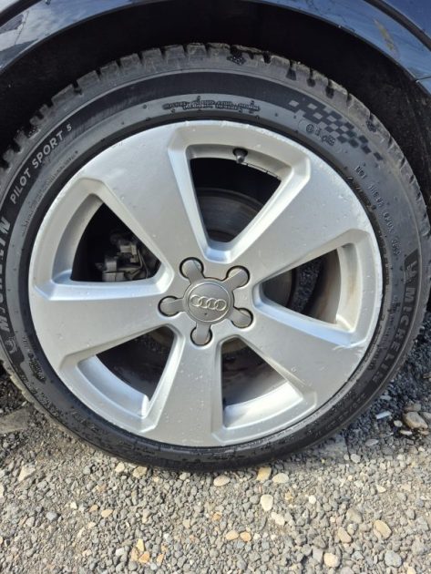 AUDI A3 Série 3 Limousine (8VS) 2.0 TDi 16V FAP S&S 150 cv TOIT OUVRANT SUPER ETAT