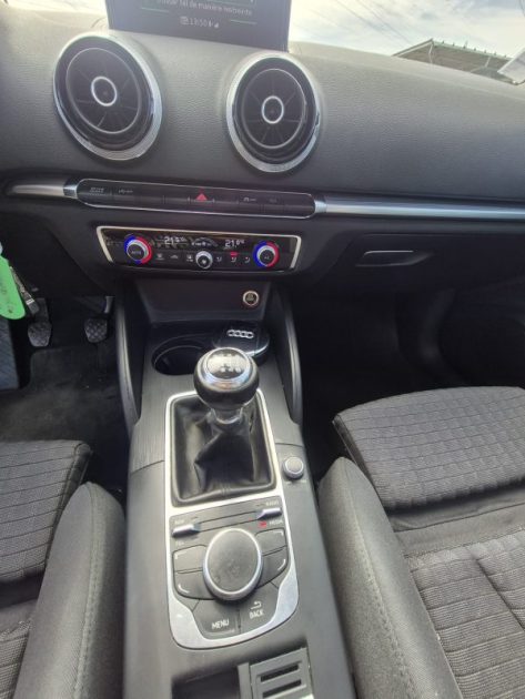 AUDI A3 Série 3 Limousine (8VS) 2.0 TDi 16V FAP S&S 150 cv TOIT OUVRANT SUPER ETAT