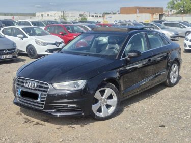 AUDI A3 Série 3 Limousine (8VS) 2.0 TDi 16V FAP S&S 150 cv TOIT OUVRANT SUPER ETAT
