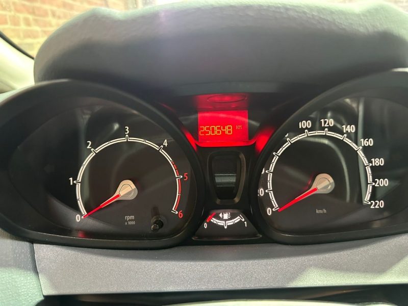 FORD FIESTA 1.6 TDCI ECONETIC 95CV  2010