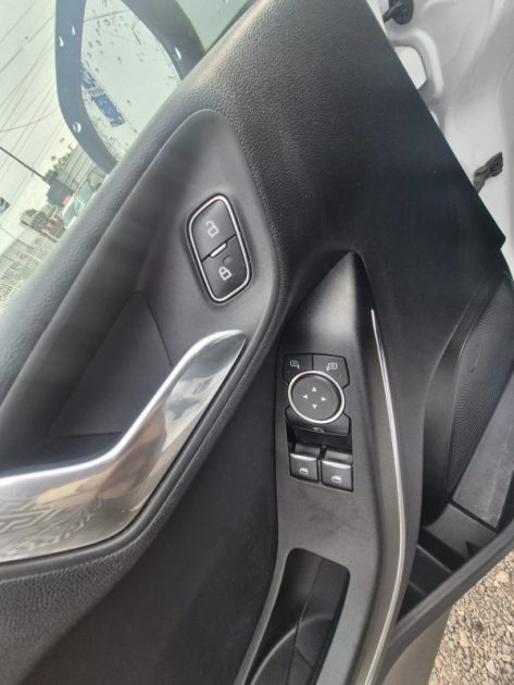 FORD FIESTA VII 1.0 ECOBOOST 100CH S&S ST LINE TITANIUM 1er Main tbe