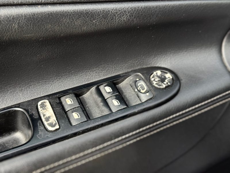 Peugeot 207 1.6 VTi 120 ch Féline - GPS - Toit pano - Régulateur - Révisée & Garantie 6 Mois