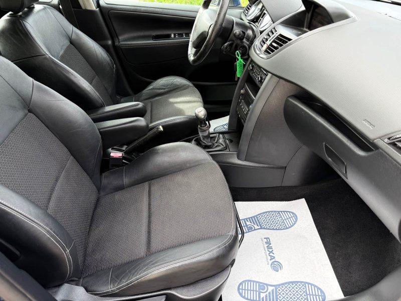 Peugeot 207 1.6 Vti 120Ch Feline Pack - GPS - Toit Pano - Révisée & Garantie 6 Mois