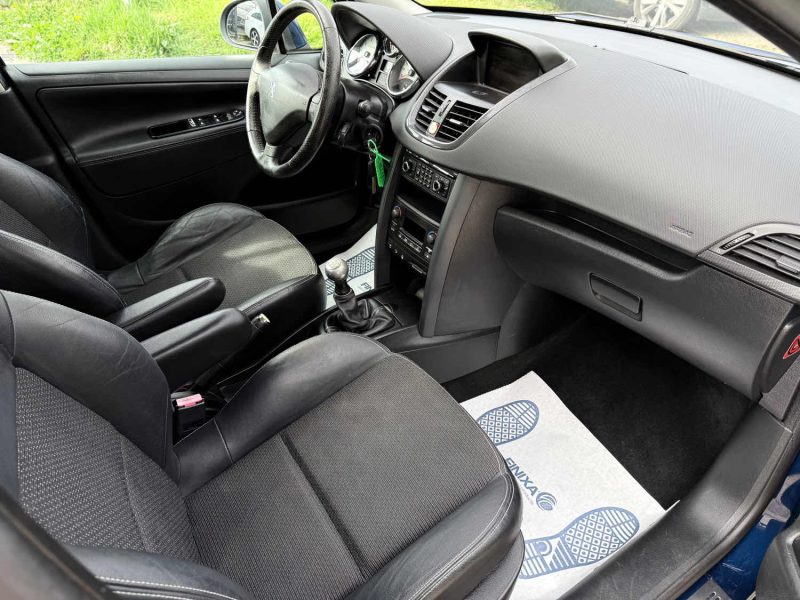 Peugeot 207 1.6 Vti 120Ch Feline Pack - GPS - Toit Pano - Révisée & Garantie 6 Mois
