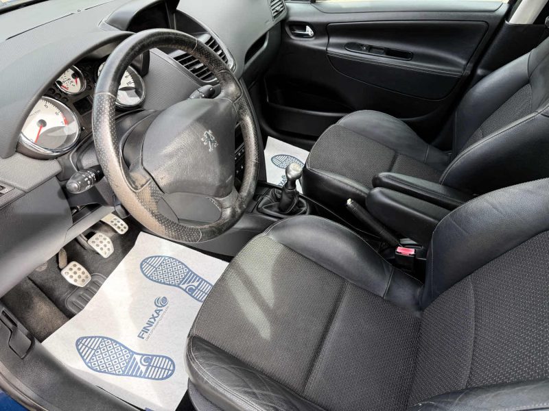 Peugeot 207 1.6 Vti 120Ch Feline Pack - GPS - Toit Pano - Révisée & Garantie 6 Mois