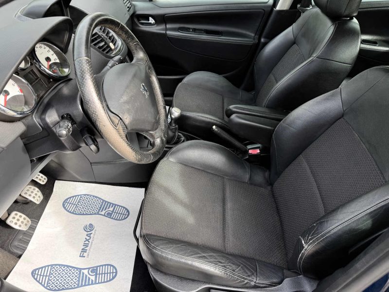 Peugeot 207 1.6 VTi 120 ch Féline - GPS - Toit pano - Régulateur - Révisée & Garantie 6 Mois