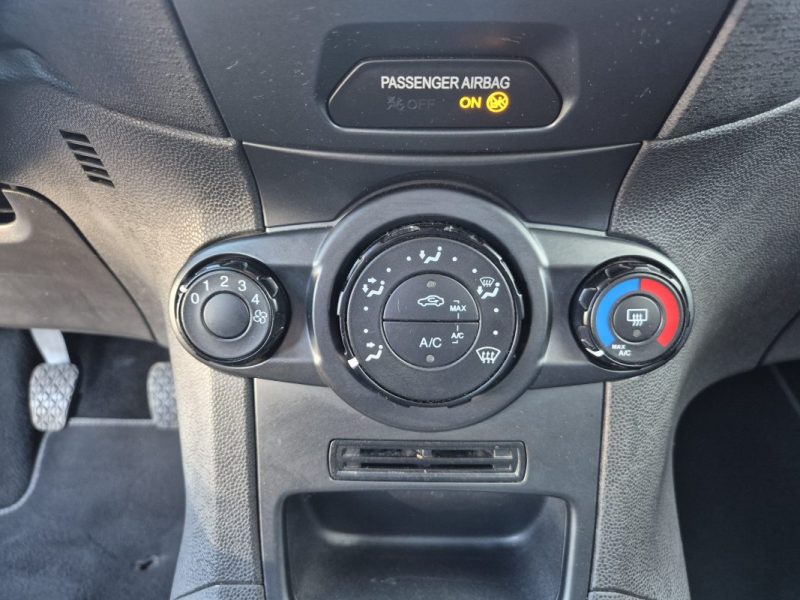 FORD FIESTA 1.25 82 WHITE 2015