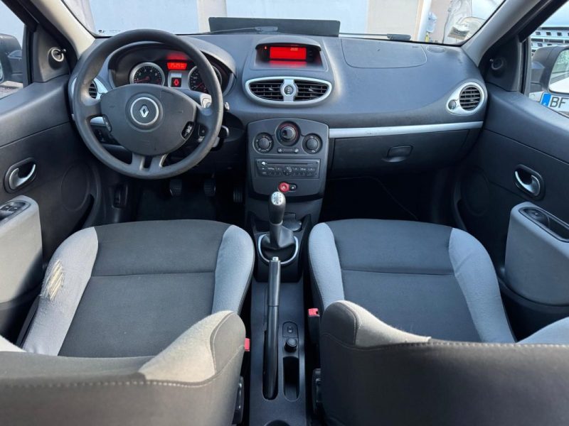 RENAULT CLIO III EXPRESSION CLIM 1.2 16V 2012