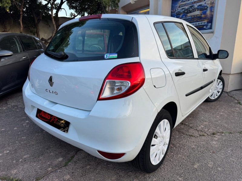 RENAULT CLIO III EXPRESSION CLIM 1.2 16V 2012