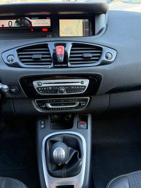 RENAULT SCENICIII  DCI 130 BOSE 2011