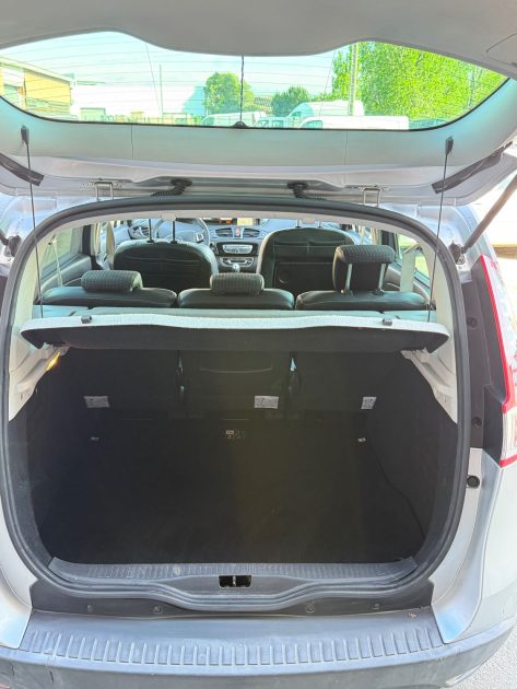 RENAULT SCENICIII  DCI 130 BOSE 2011