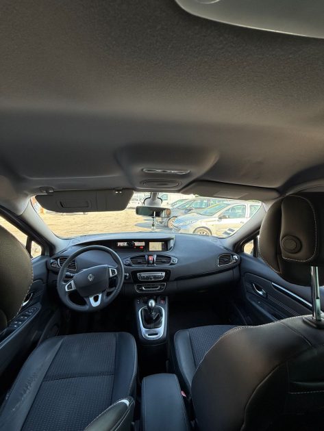 RENAULT SCENICIII  DCI 130 BOSE 2011