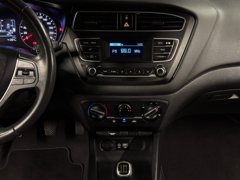 HYUNDAI I20 II PHASE 2 INITIA 1.2 75 Cv 1ERE MAIN / 5 PORTES - GARANTIE 1 AN