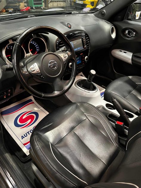 MAGNIFIQUE NISSAN JUKE TEKNA 115 CH (TOIT OUVRANT, SIÈGES CHAUFFANTS, CAMÉRA 360, SUIVI D’ENTRETIEN)
