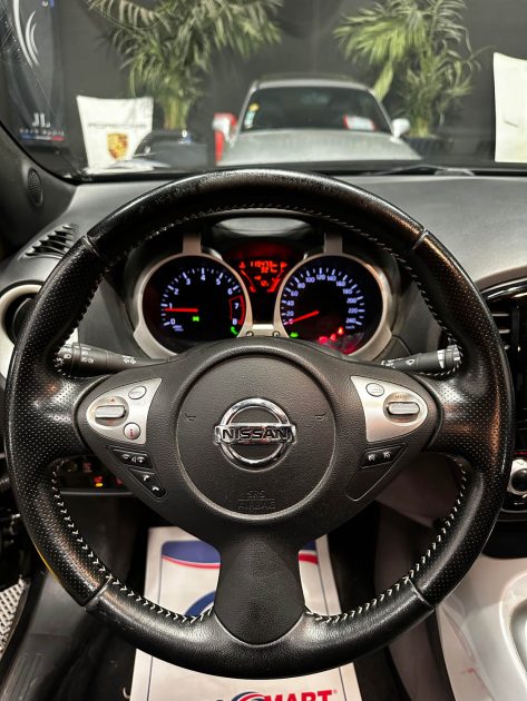MAGNIFIQUE NISSAN JUKE TEKNA 115 CH (TOIT OUVRANT, SIÈGES CHAUFFANTS, CAMÉRA 360, SUIVI D’ENTRETIEN)