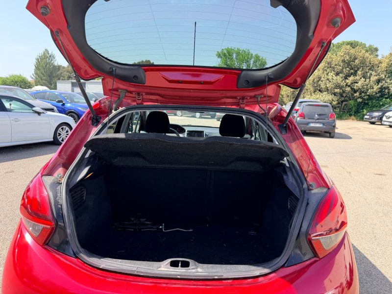 PEUGEOT 208 1.2L 82CH STYLE 5P 124MKM