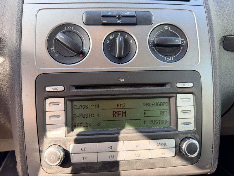 VOLKSWAGEN TOURAN 1.9 TDI 105 DSG CONFORT 5P 213MKM