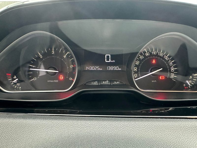 PEUGEOT 208 1.5 BLUEHDI 100CH TECH EDITION BVM6 5P 2018