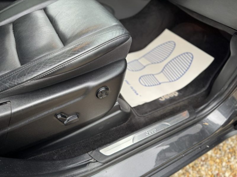 JEEP GRAND CHEROKEE 3.0 CRD V6 LIMITED 240 CH 2011