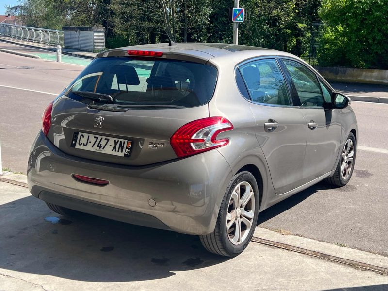 PEUGEOT 208 FELINE EXPORT PRO