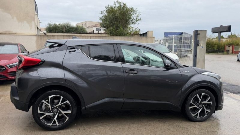 TOYOTA C-HR 122h Graphic  2018