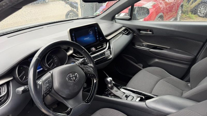 TOYOTA C-HR 122h Graphic  2018