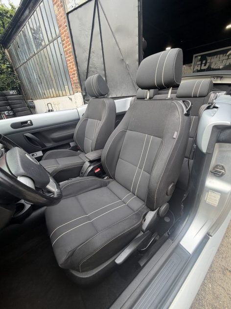 VOLKSWAGEN NEW BEETLE 1.6 1.6 2010 - 64 200Kms - Premier Main - Distrib ok - Suivit VOLKSWAGEN