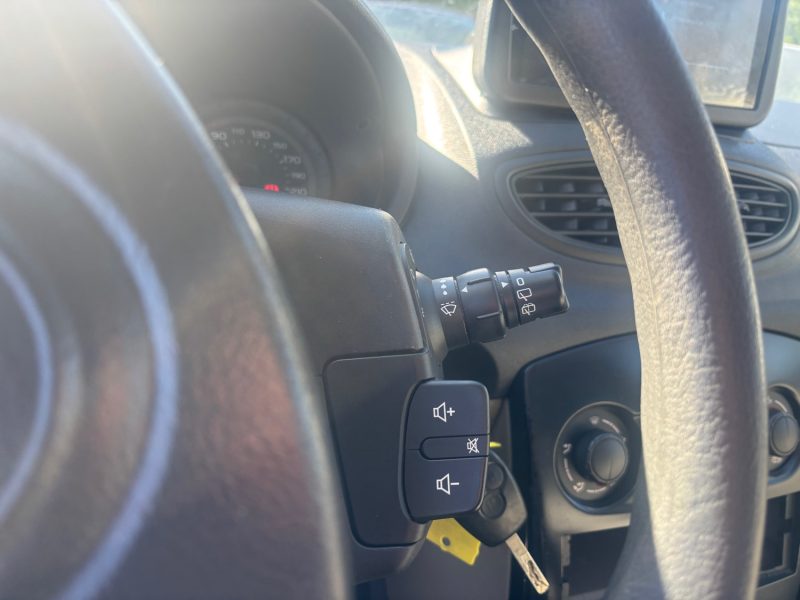 RENAULT CLIO III CONFORT DYNAMIQUE 1.2 16V 2005