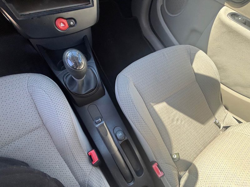 RENAULT CLIO III CONFORT DYNAMIQUE 1.2 16V 2005