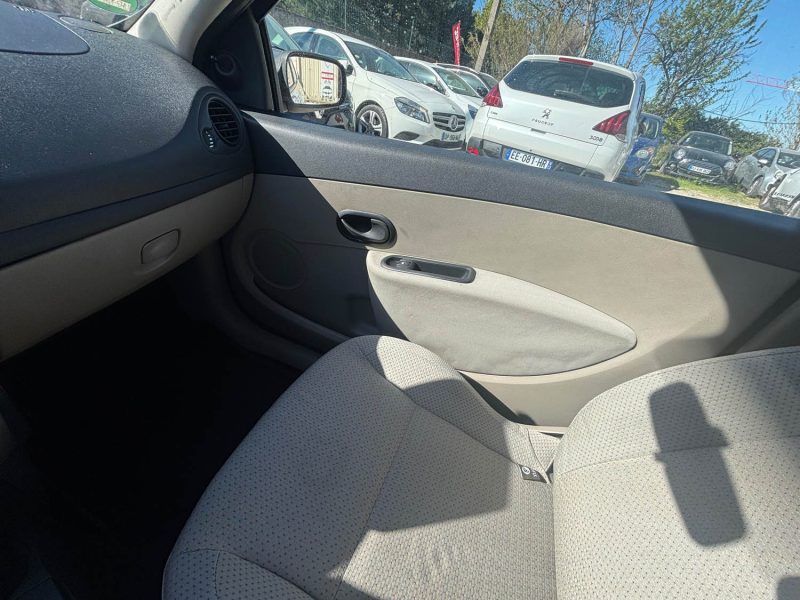 RENAULT CLIO III CONFORT DYNAMIQUE 1.2 16V 2005