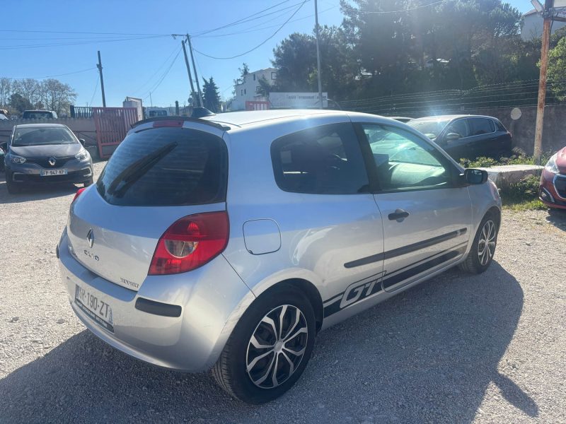 RENAULT CLIO III CONFORT DYNAMIQUE 1.2 16V 2005