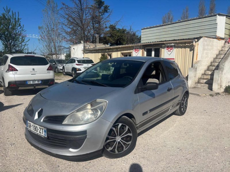 RENAULT CLIO III CONFORT DYNAMIQUE 1.2 16V 2005