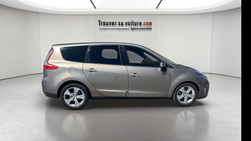 RENAULT SCENICIII GRAND 2.0 DCI 160ch DYNAMIQUE 5P 2010