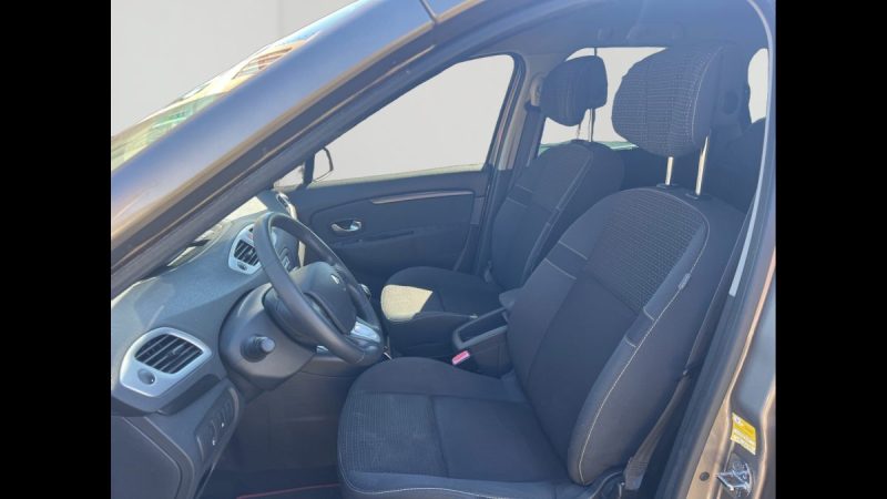 RENAULT SCENICIII GRAND 2.0 DCI 160ch DYNAMIQUE 5P 2010