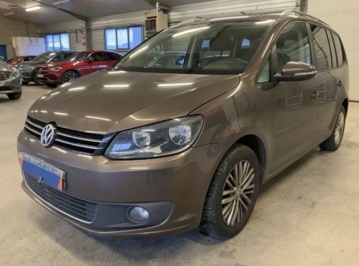 VOLKSWAGEN TOURAN 1.6 TDI 105 CONFORTLINE DSG 