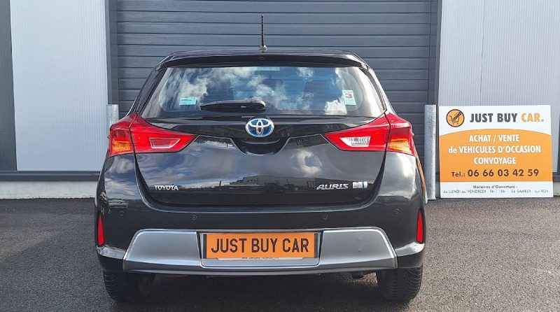 TOYOTA AURIS HSD 136H DYNAMIC 2015