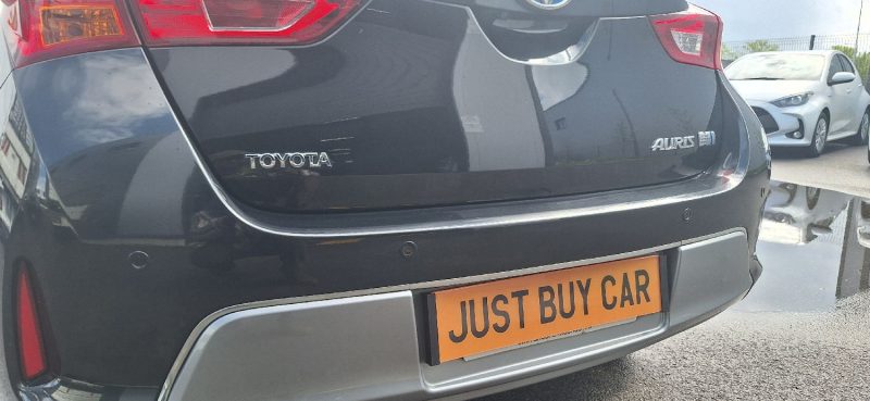 TOYOTA AURIS HSD 136H DYNAMIC 2015