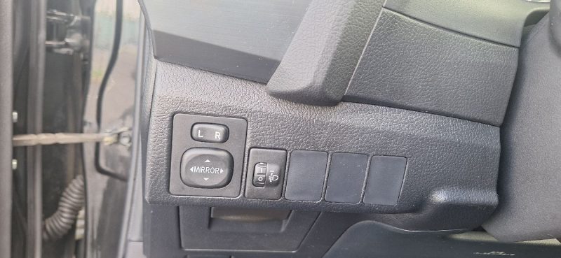 TOYOTA AURIS HSD 136H DYNAMIC 2015