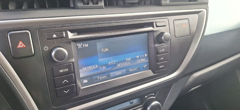 TOYOTA AURIS HSD 136H DYNAMIC 2015