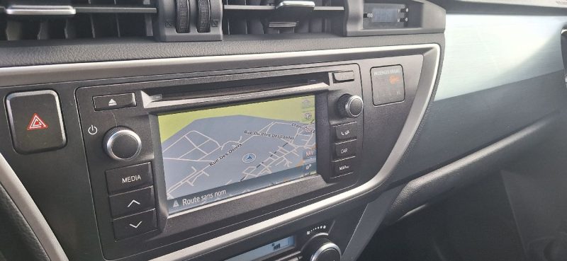TOYOTA AURIS HSD 136H DYNAMIC 2015