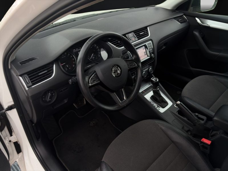 SKODA OCTAVIA 1.6 TDI 105 cv Green Tec Elegance / DSG7