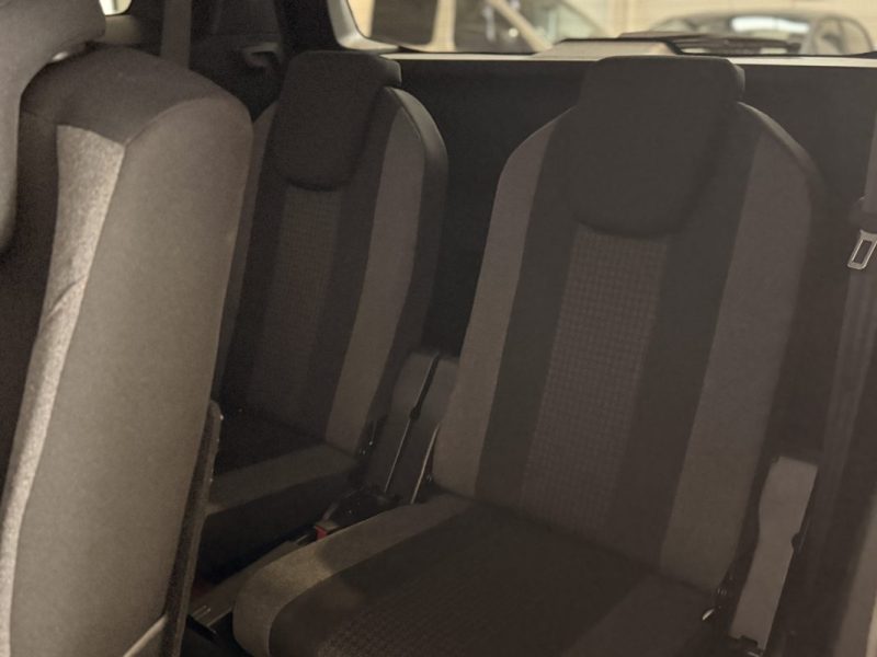 PEUGEOT 5008 ALLURE - 1.5 L HDi - 131 ch - CARPLAY - 7 PLACES