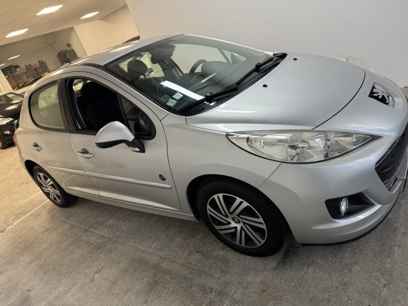 PEUGEOT 207 1.4 VTI 95  URBAN MOVE 2012