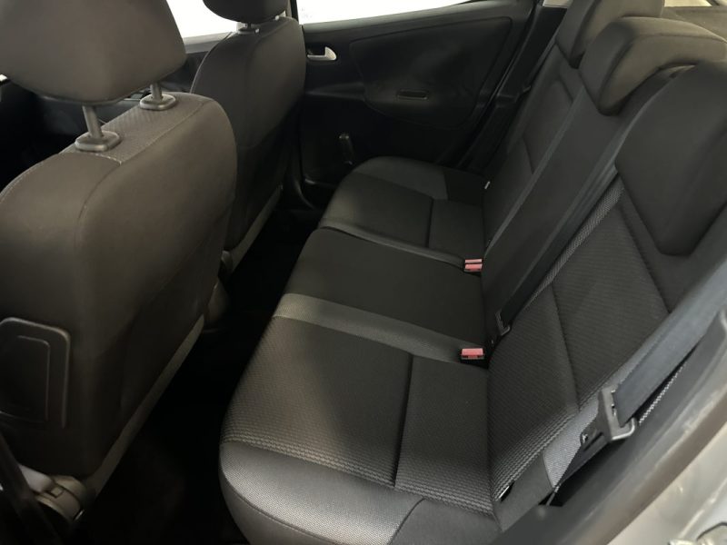 PEUGEOT 207 1.4 VTI 95  URBAN MOVE 2012